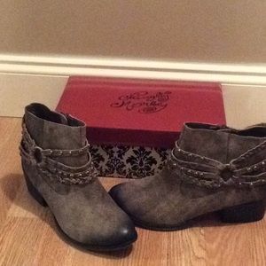 LIKE NEW! DISTRESSED NAUGHTY MONKEY BOOTIES